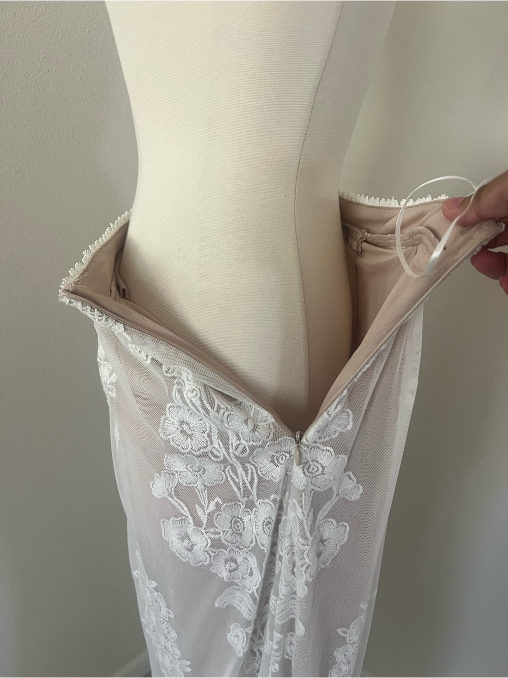 NWOT Altard State Arissa Floral Embroidered Maxi Skirt S - Picture 6 of 7